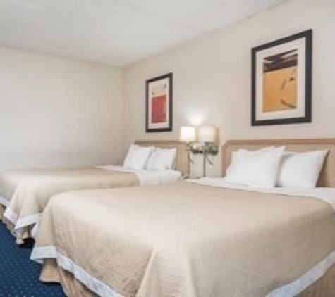 Days Inn - La Crosse, WI