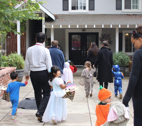 Children's Country House - Altadena, CA. Ms Rebecca took treats in advance to the neighbors, so they were ready to open their doors in the morning of the Halloween to our kids.