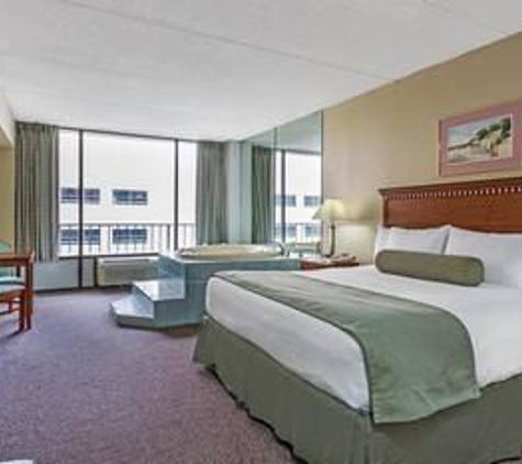 Days Inn by Wyndham Virginia Beach At The Beach - Virginia Beach, VA