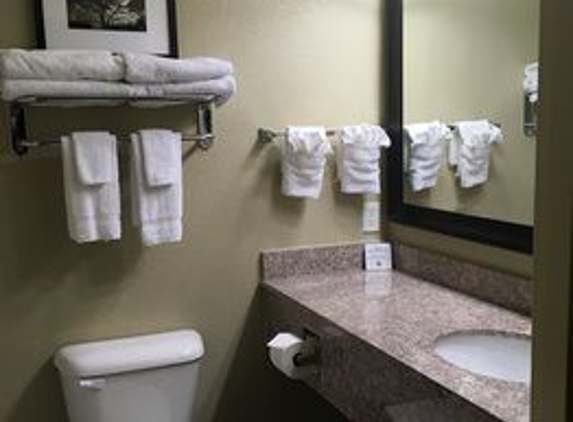 Country Inns & Suites - Paducah, KY