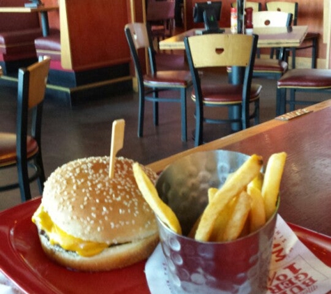 Red Robin Gourmet Burgers - Temecula, CA