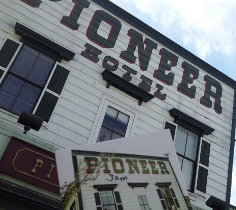 Pioneer Saloon - Woodside, CA