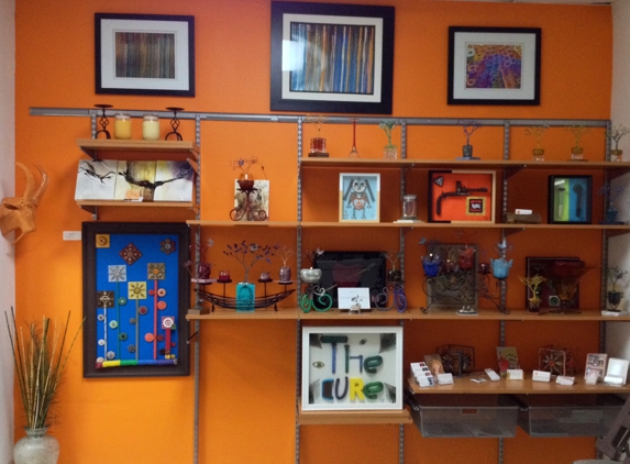 Geno's Art Gallery & Studio - Doral, FL