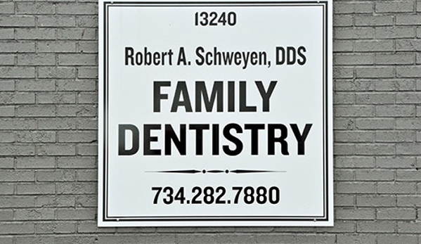 Robert A Schweyen DDS - Southgate, MI