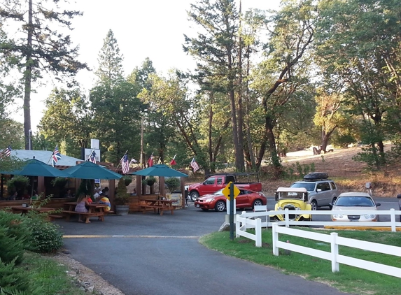 Whitehorse Country Store - Grants Pass, OR