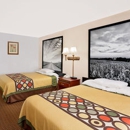 Super 8 by Wyndham Plainview - Hotels