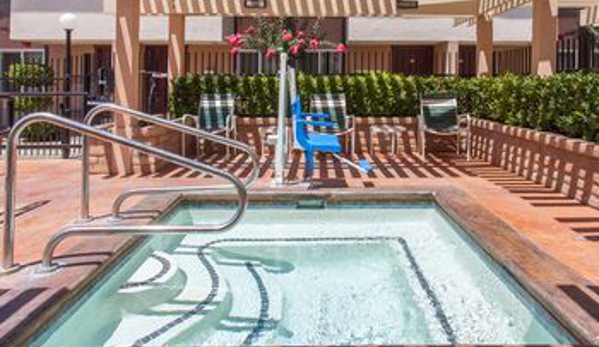 Ramada by Wyndham Fresno North - Fresno, CA