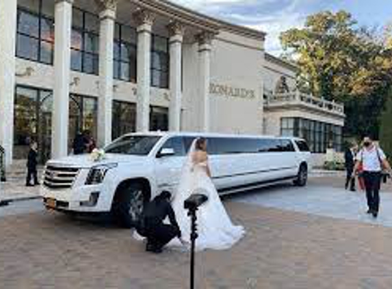 Limo Service in NYC - New York, NY. wedding limousine service in New York