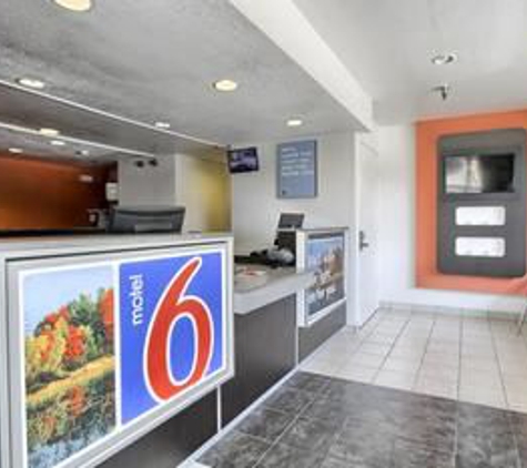 Motel 6 - New Cumberland, PA