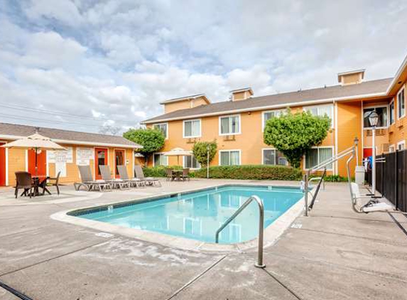 Quality Inn near Six Flags Discovery Kingdom-Napa Valley - Vallejo, CA