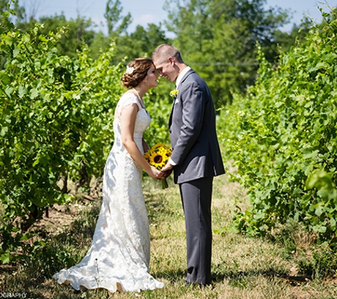 Fallesen Photography Wedding and Portrait Studio - Ransomville, NY