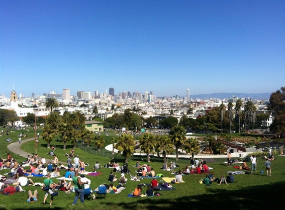 Mission Dolores Park - San Francisco, CA