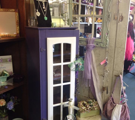 Twice Is Nice Consignments~ Hartville - Hartville, OH