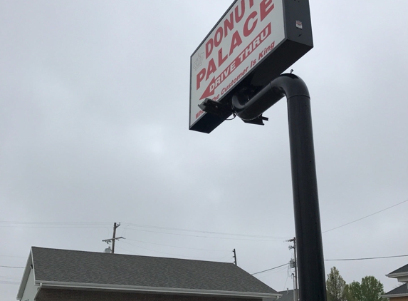 The Donut Palace - Abilene, KS