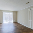 Elliot Norcross Apartments - Apartments
