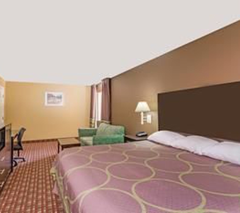 Super 8 by Wyndham Lake Charles Northeast - Lake Charles, LA