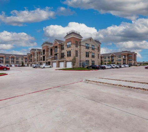 Luxia Grand Prairie Apartments - Grand Prairie, TX