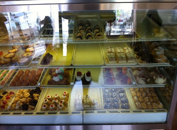 Monreale Bakery - Franklin Square, NY