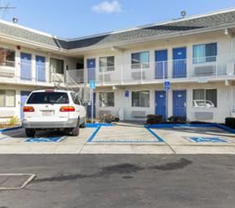 Motel 6 - Hayward, CA