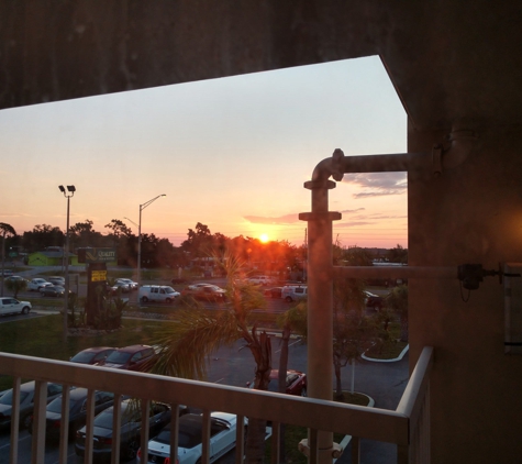 Quality Inn & Suites Tarpon Springs South - Tarpon Springs, FL