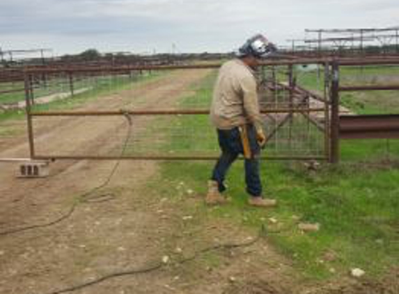 Ramirez Family Fencing - Jonesboro, TX