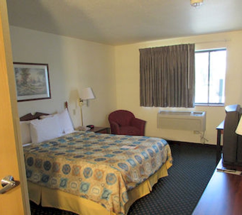 Super 8 by Wyndham Omaha Eppley Airport/Carter Lake - Carter Lake, IA