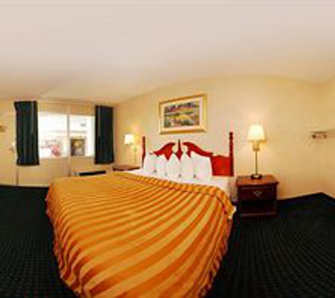 Econo Lodge - Lester, PA