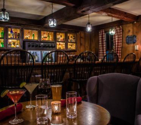 1801 Tavern & Pine Room Bar - Grafton, VT