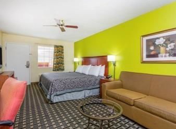 Days Inn by Wyndham Trenton - Trenton, GA