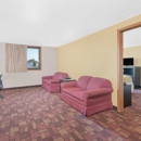 Super 8 by Wyndham Watertown - Hotels