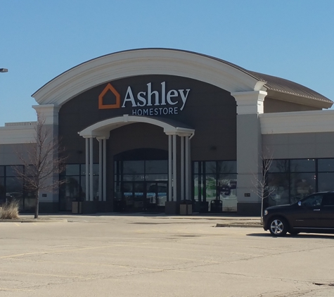 Ashley HomeStore - Algonquin, IL