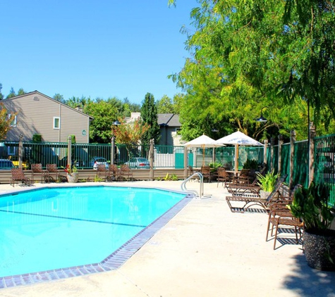 Emerald Vista Apartments - Elk Grove, CA