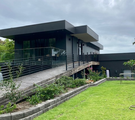 Parker & Associates - Speers Point, NSW. MODERN LAKESIDE HOME