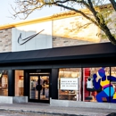 Nike Well Collective - Naperville - Sportswear