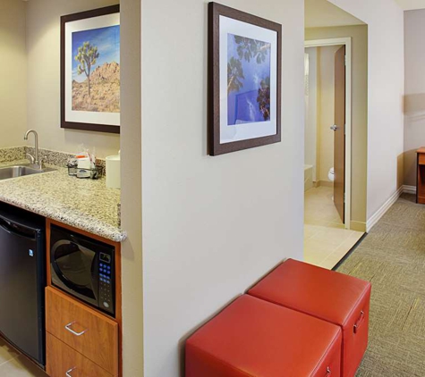 Hampton Inn & Suites Lancaster - Lancaster, CA