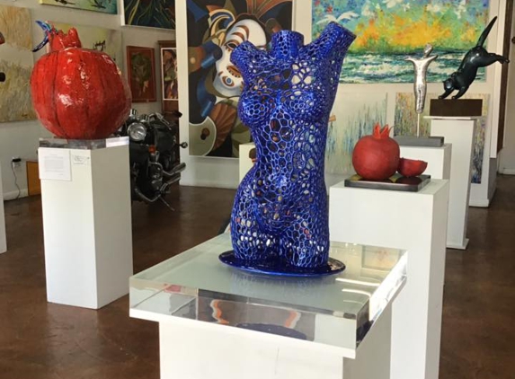 Frame Up: Diego Victoria Fine Art Gallery - North Miami Beach, FL. Exhibition para artistas en Ferias Internacionales
