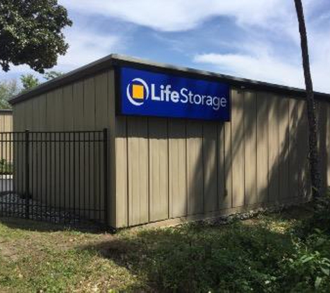 Life Storage - Jacksonville, FL