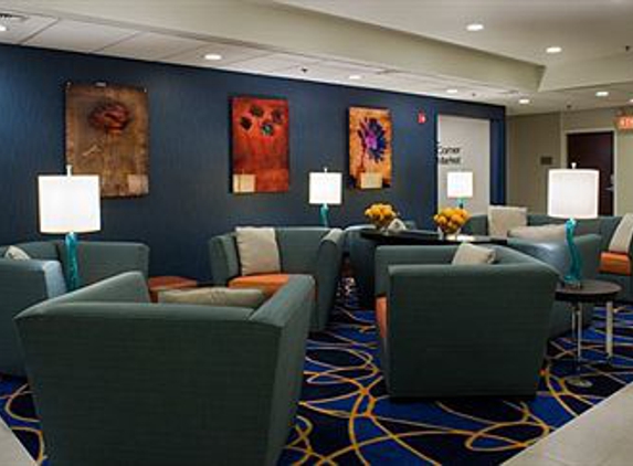 Fairfield Inn & Suites - Lancaster, PA