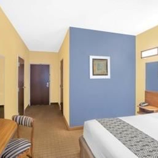 Microtel Inn & Suites by Wyndham Chili/Rochester Airport - Rochester, NY