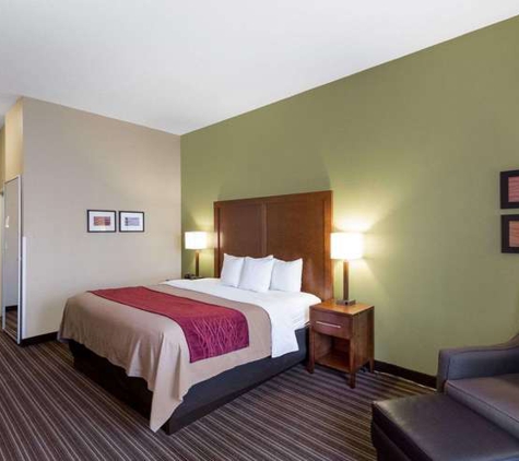 Comfort Inn & Suites Fayetteville-University Area - Fayetteville, AR