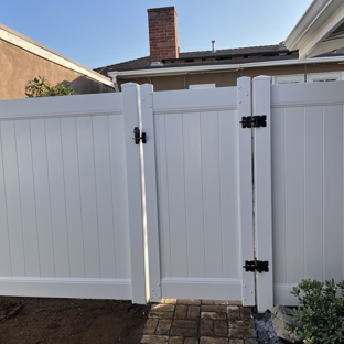 Speedy Vinyl Fence - North Hollywood, CA