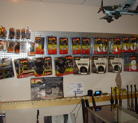 Cliff's Guns & Surplus - Sharon, WI