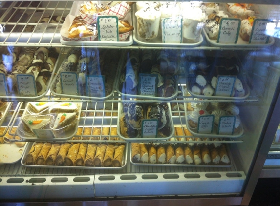 Libby's Italian Pastry Shop - New Haven, CT