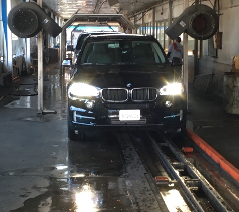 La Cienega Car Wash - Los Angeles, CA