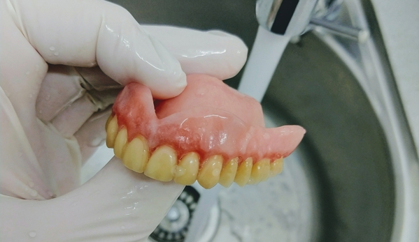 Yeppoon Denture Clinic - Taranganba, QLD