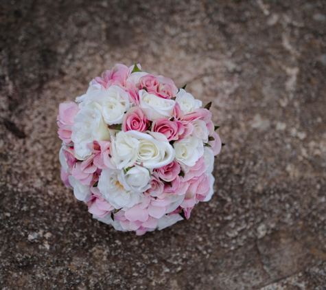 Elizabeth Anne Florist & Gifts - Cootamundra, NSW