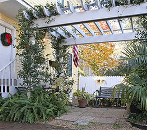 Green Palm Inn - Savannah, GA