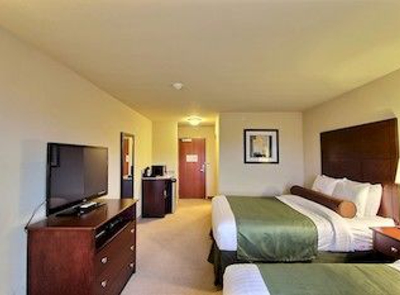 Cobblestone Inn & Suites - Oshkosh, WI