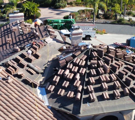 Santa Fe Roofing & Rain Gutters - Vista, CA