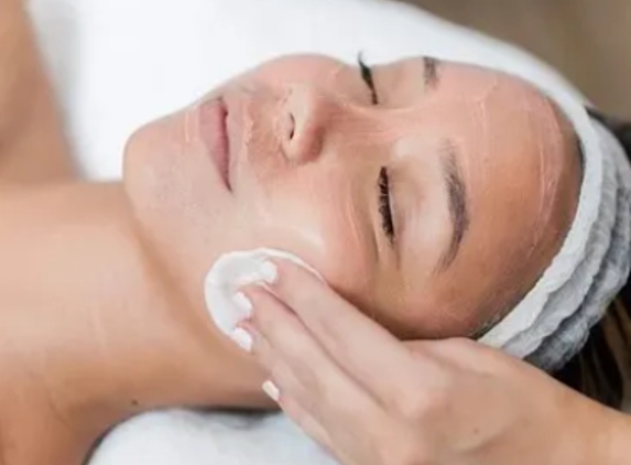 aGlo Salon & Skin Clinic - Mooloolaba, QLD